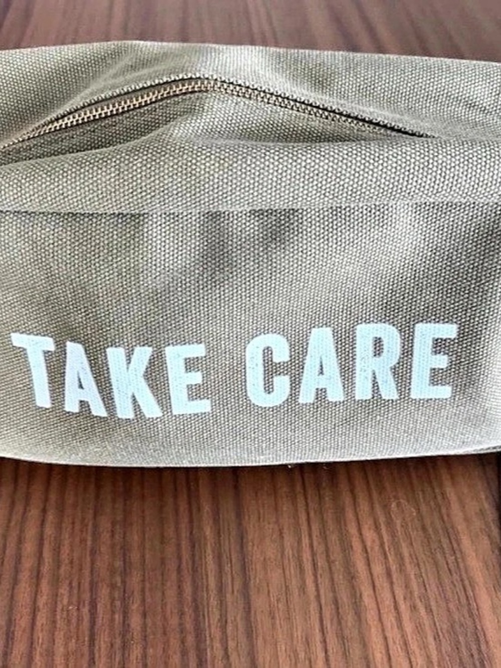 Izola Take Care Shave Kit Cosmetic Bag in Green